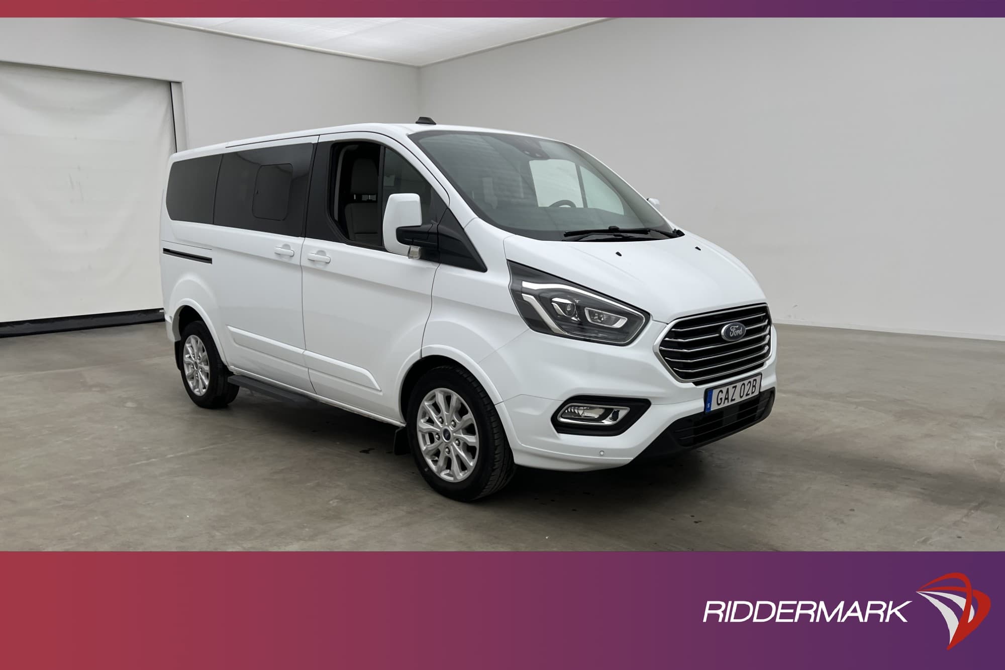 Ford Tourneo Custom Titanium Värm Skinn CARPLAY Kamera 9-Sit