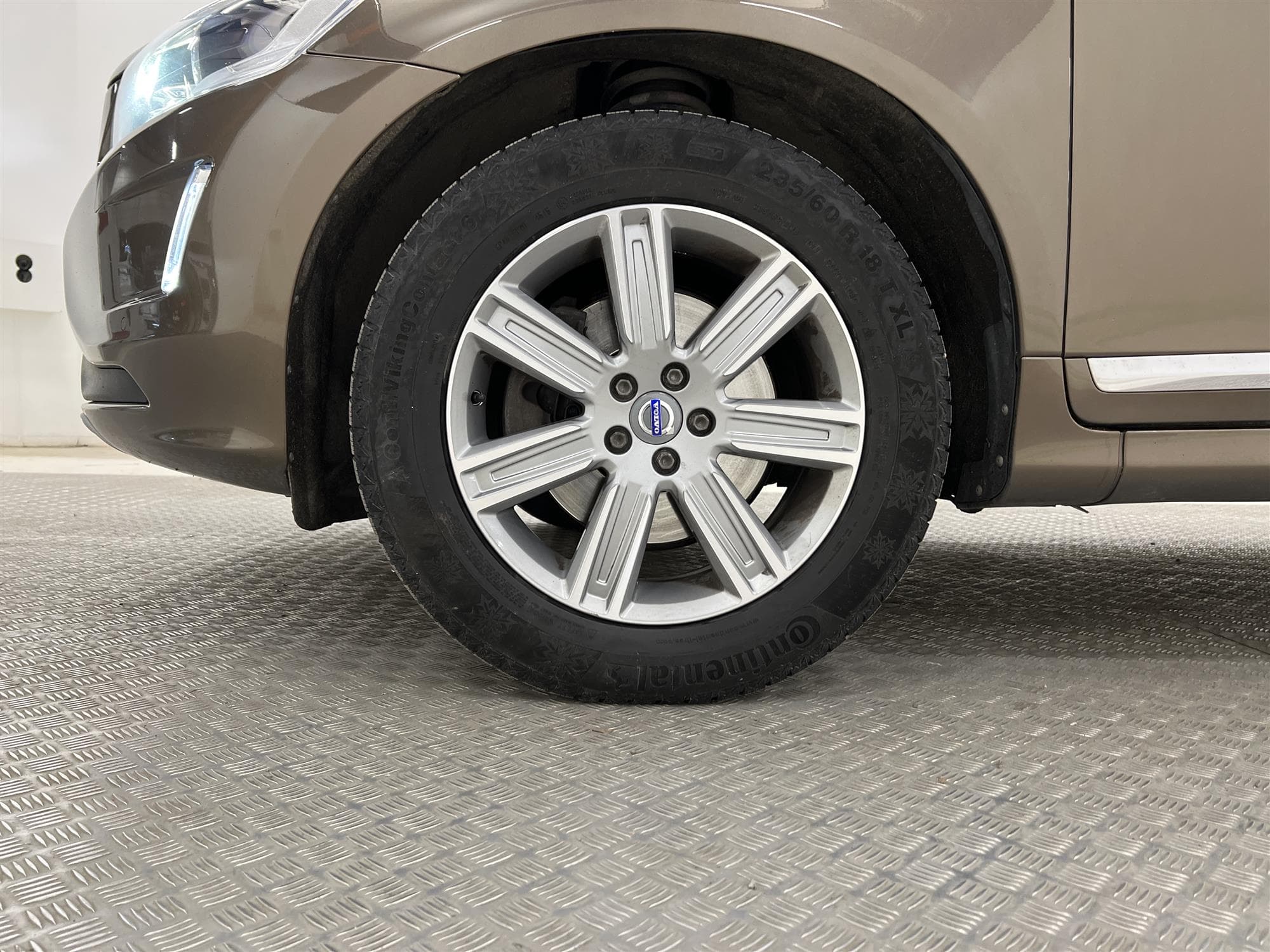 Volvo XC60 D4 AWD 190hk Summum Voc Navi D-värm Drag Navi