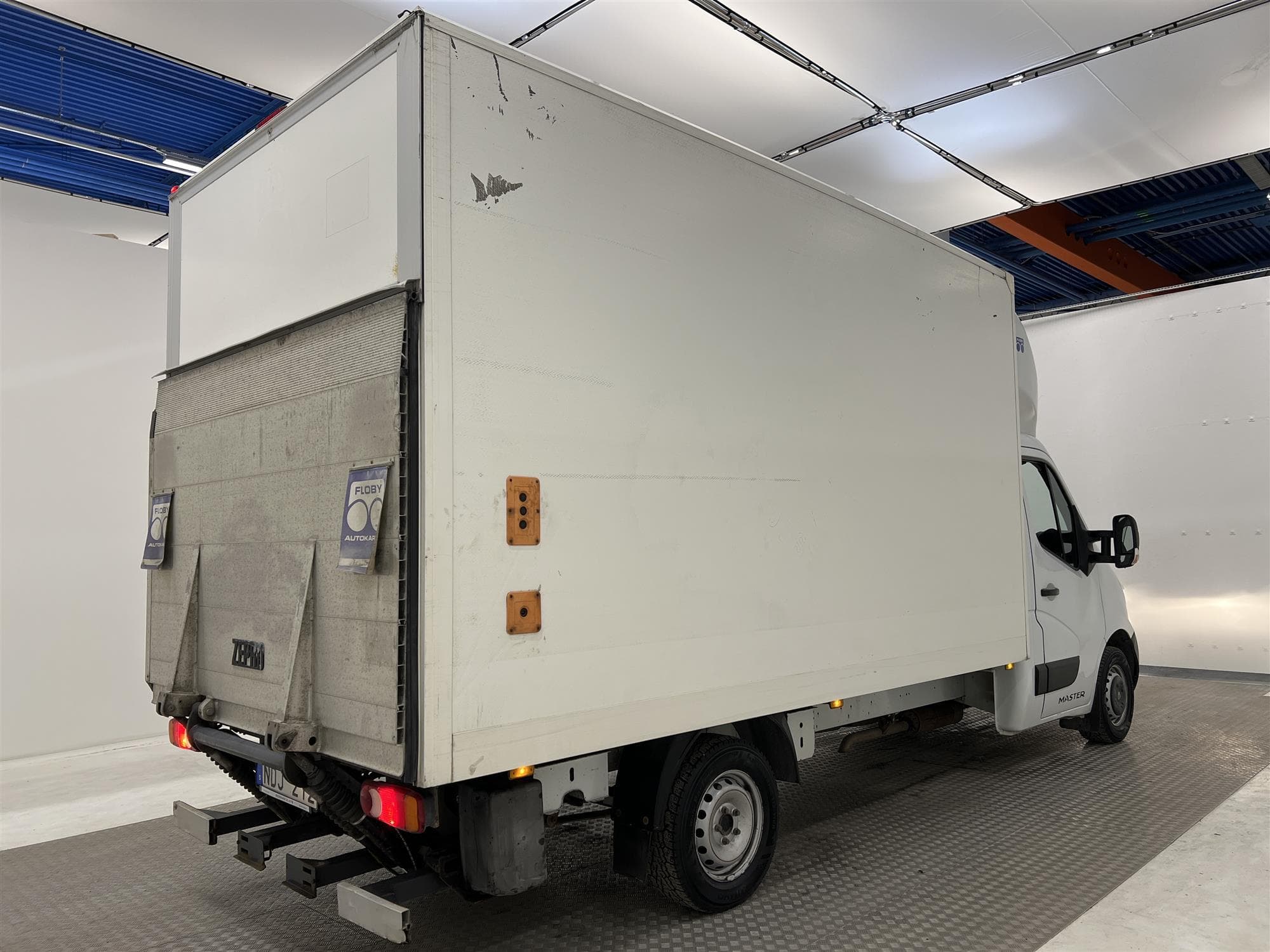 Renault Master 2.3 dCi Automat Volymskåp Bakgavel Moms exteriör