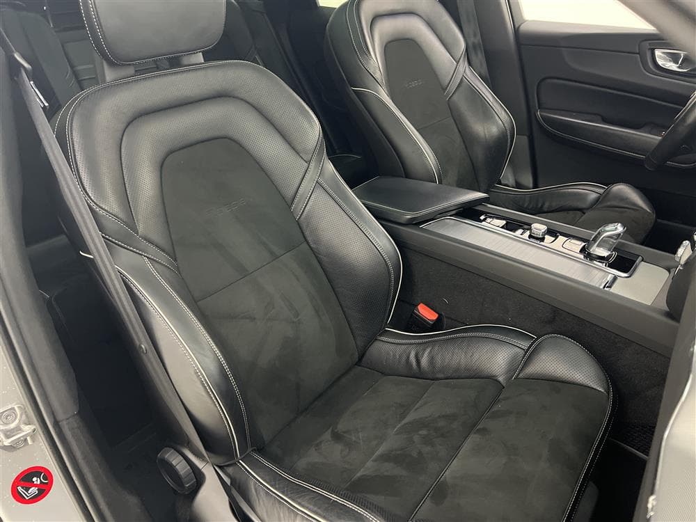 Volvo XC60 T8 AWD TwEn 407hk R-Design Pano Drag Backkamerainteriör