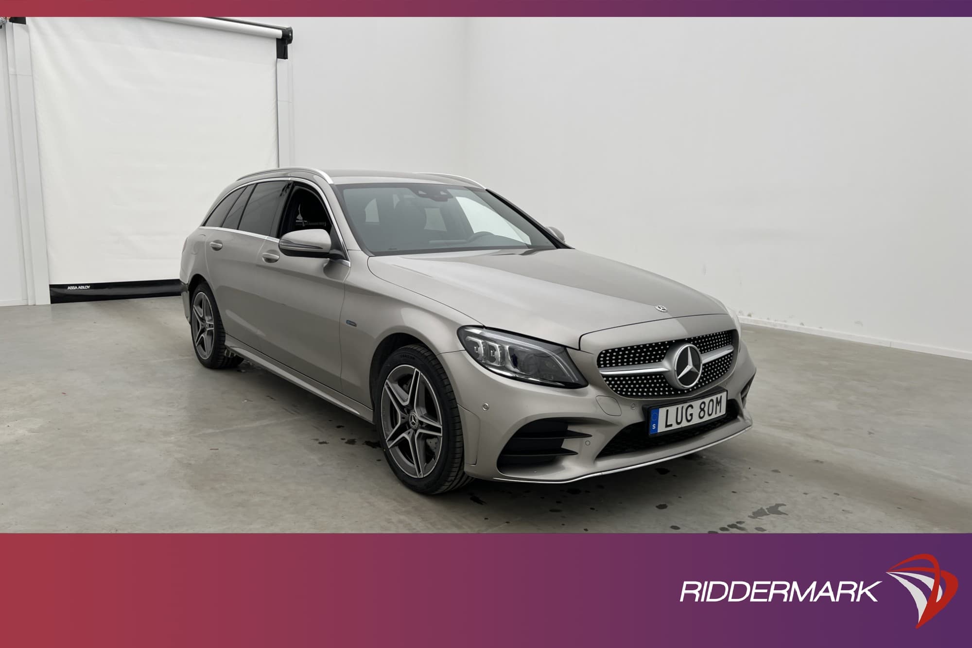 Mercedes-Benz C 300 e T 320hk