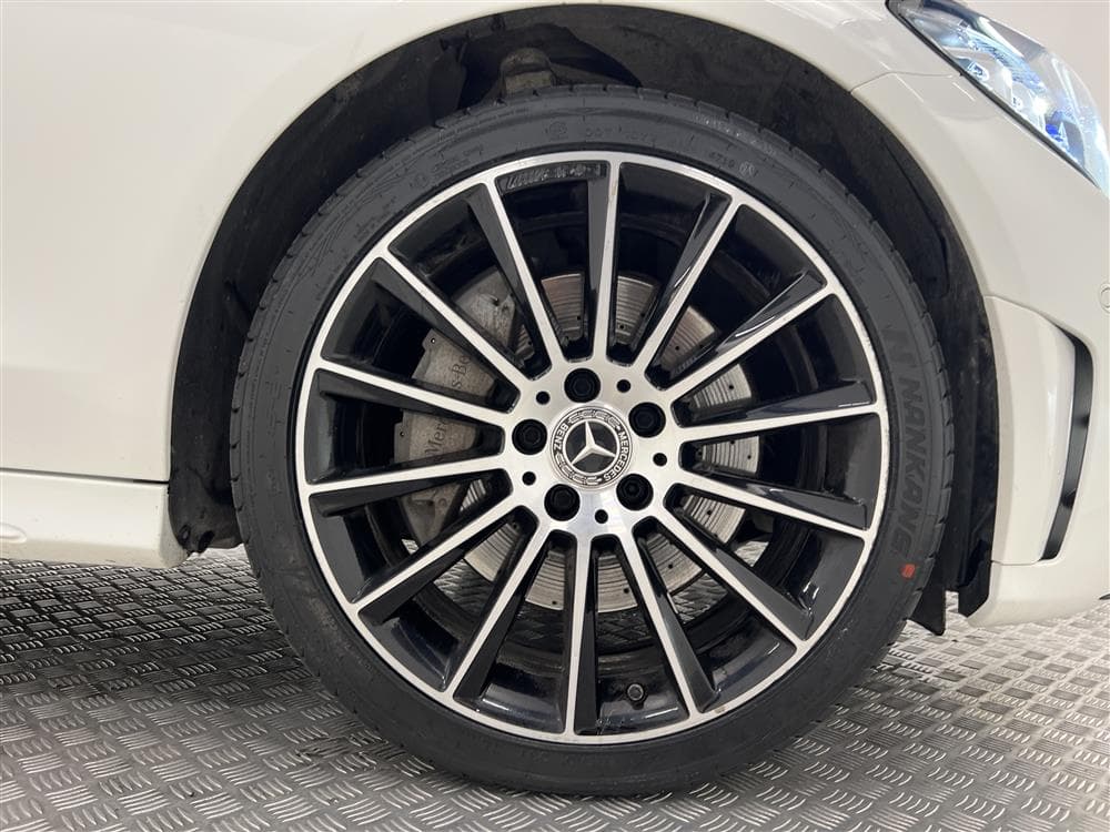 Mercedes-Benz C 300 245hk 4M AMG D-Värm Burmester Pano 360°interiör