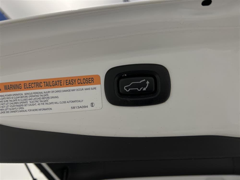 Mitsubishi Outlander PHEV 4WD Business Navi 2-brukareinteriör