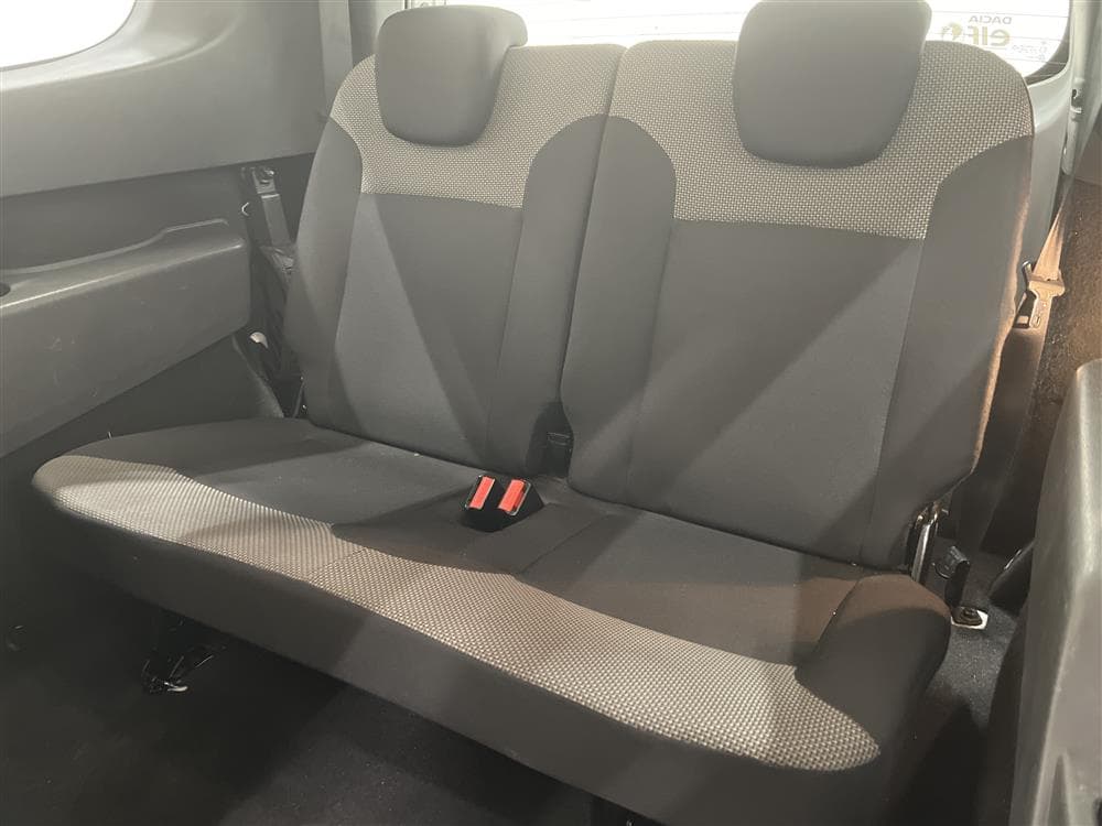 Dacia Lodgy 1.2 TCe 7 sits 0,48L/Mil Skatt 646 krinteriör