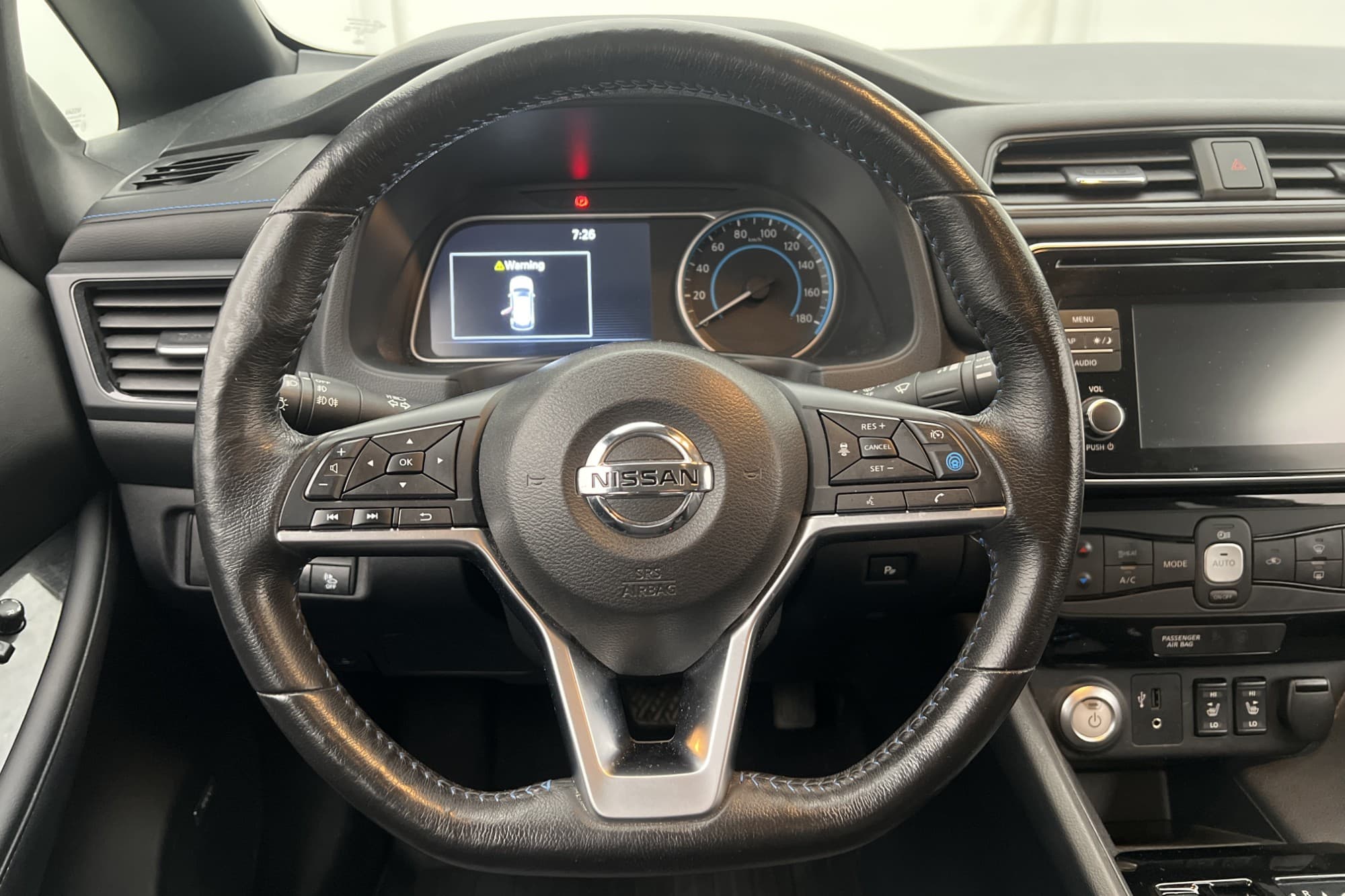 Nissan Leaf 150hk 40 kWh Tekna BOSE 360-Kamera Navi Rattvärm