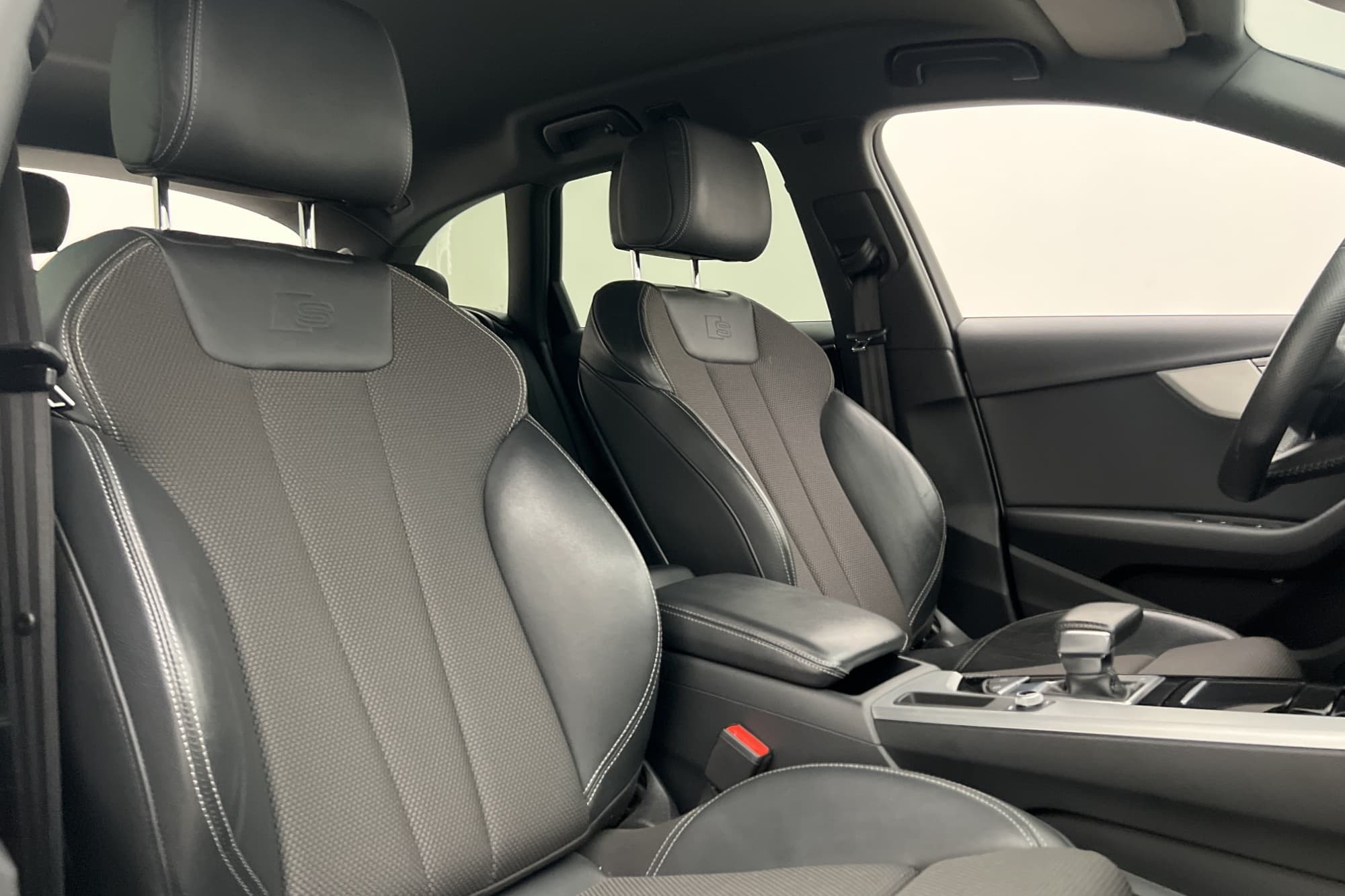 Audi A4 Avant 40 TDI Quattro S-Line Värmare Drag Navi