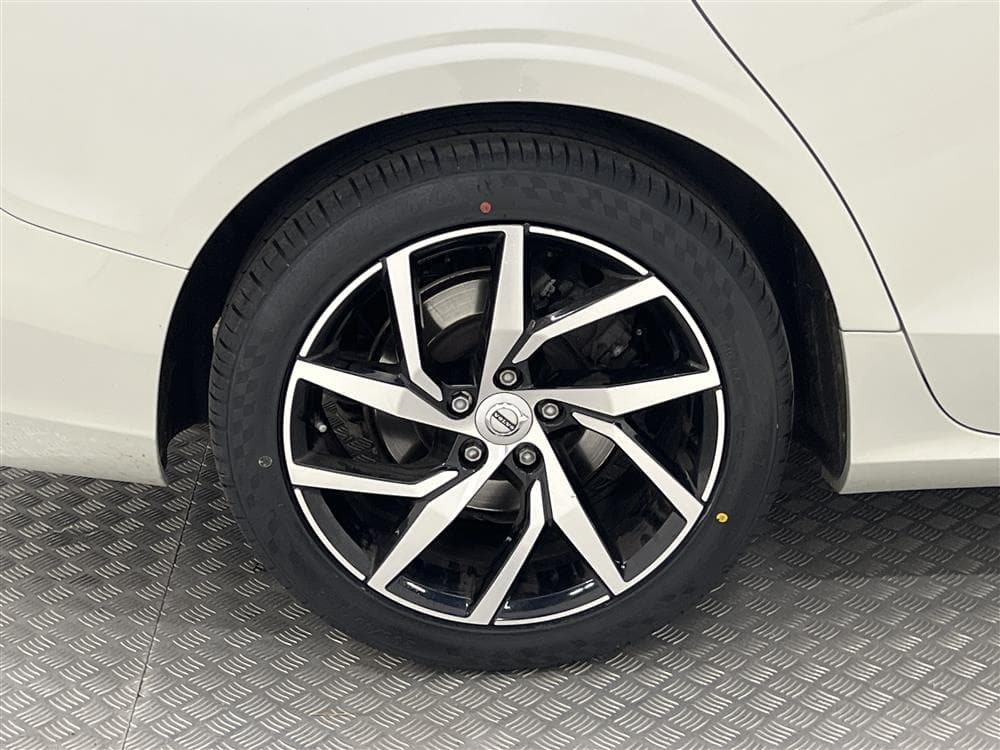Volvo V60 D4 190hk D-Värm VOC Skinn B-Kamera Navi 0,46l/milinteriör