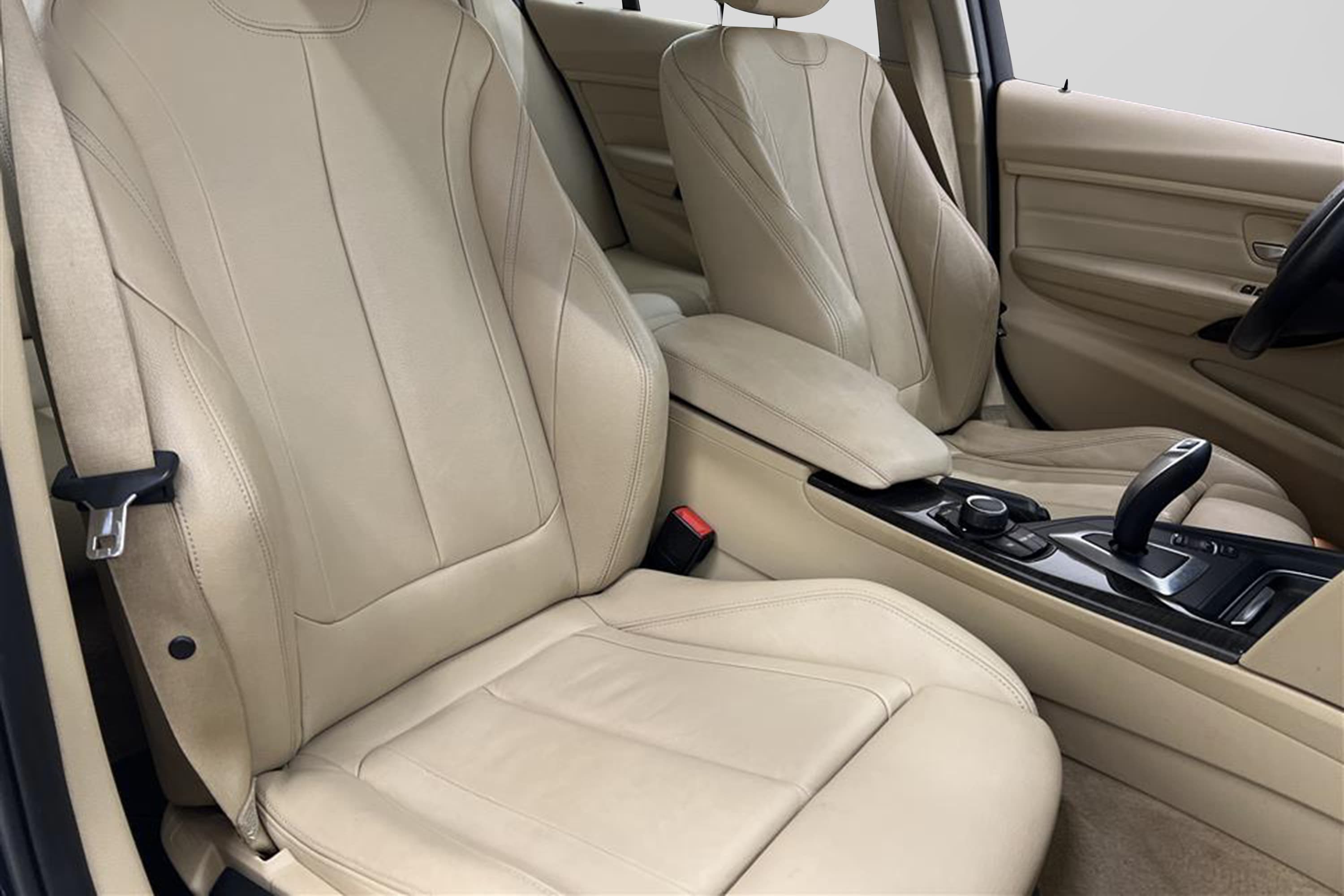 BMW 320d xDrive 184hk M&K-Värmare HiFi Skinn 0.44L/milinteriör