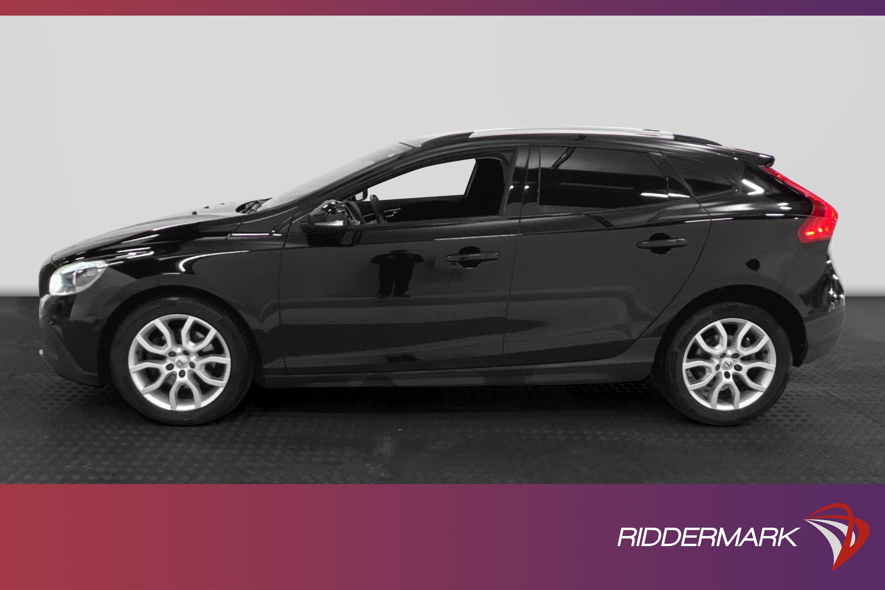 Volvo  V40 Cross Country D2 115hk Momentum VOC D-Värm Pano