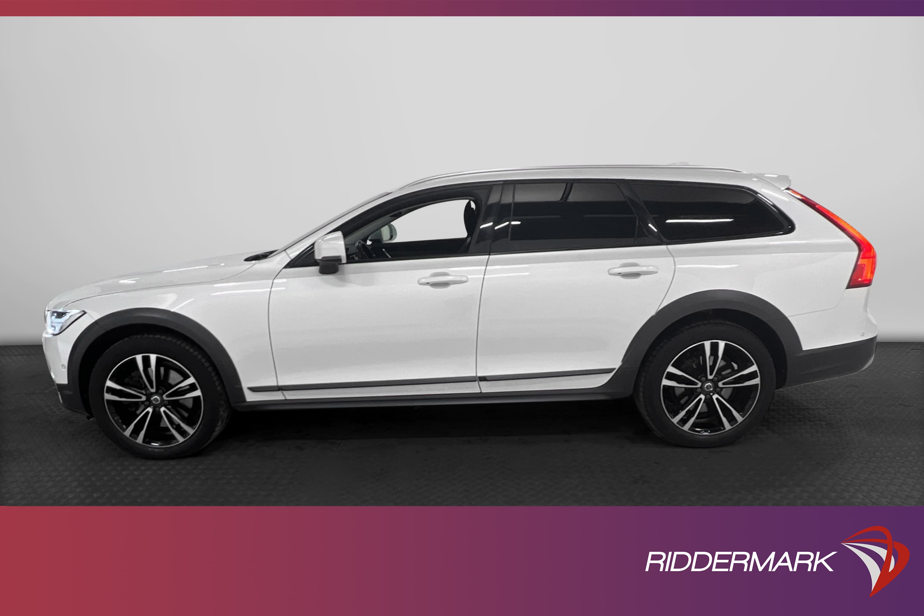 Volvo V90 D4 Cross Country AWD