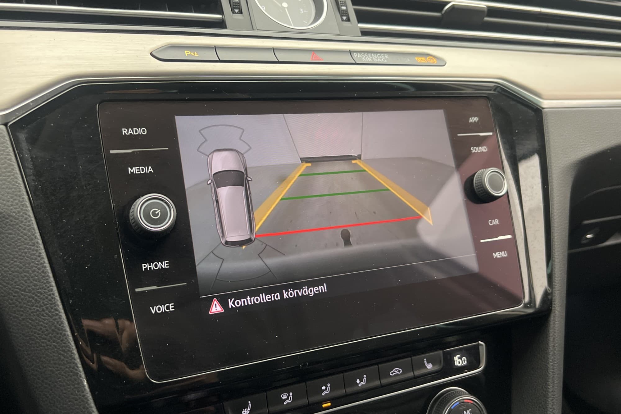 Volkswagen Passat 4M 190hk R-Line Cockpit D-Värm Kamera Drag