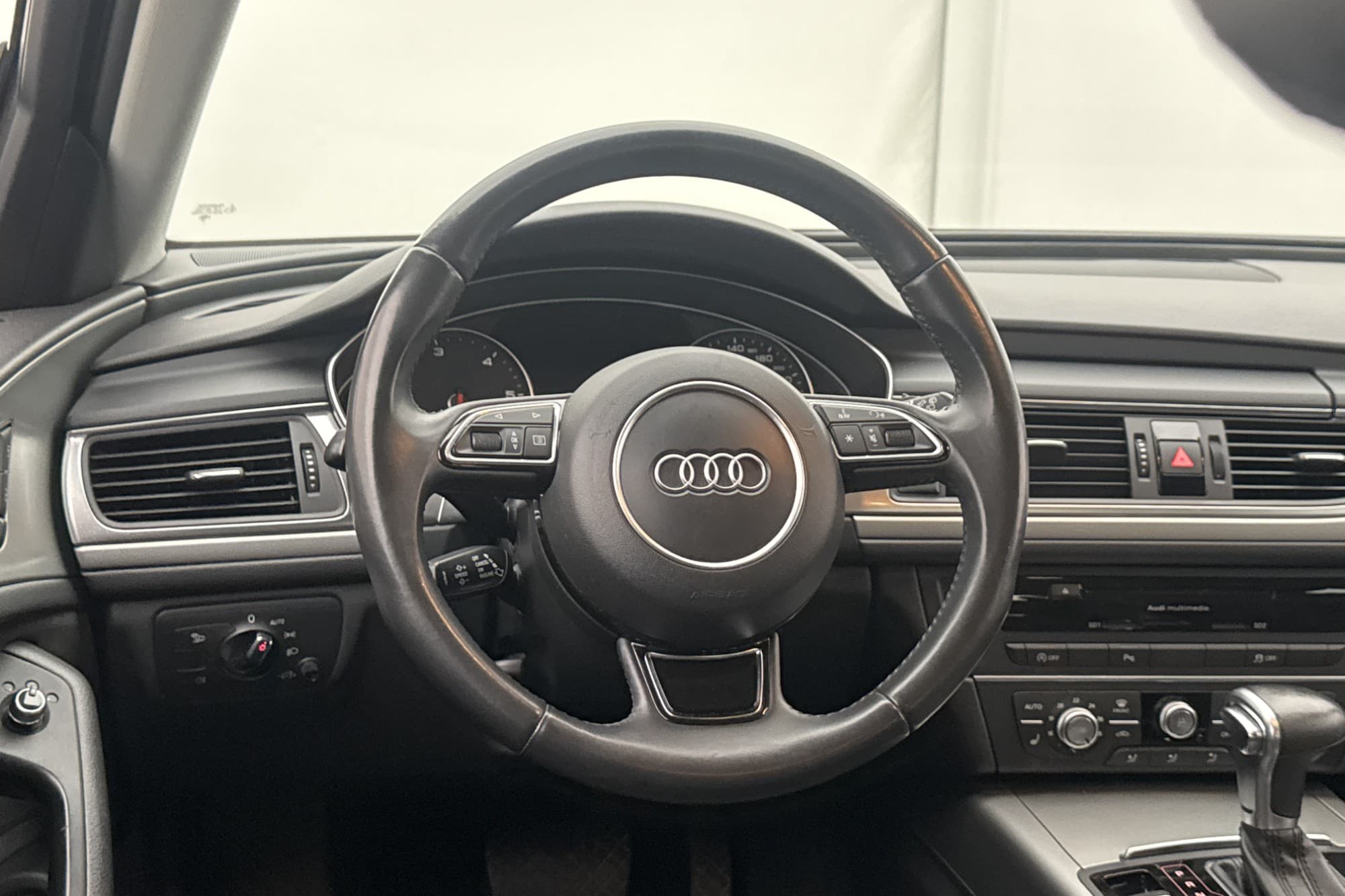 Audi A6 Avant 2.0 TDI 190hk Dragkrok Sensorer Halvskinn