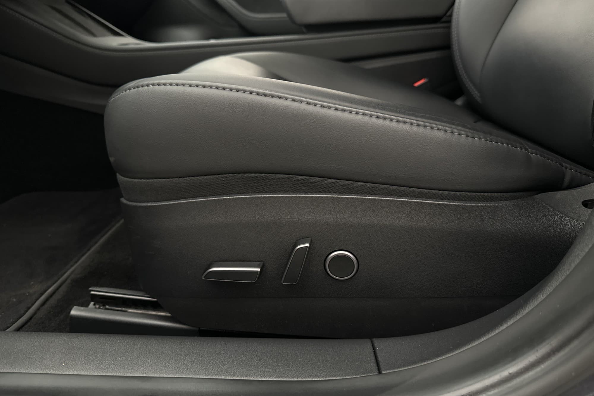 Tesla Model 3 Long Range AWD Autopilot Svensksåld MOMS