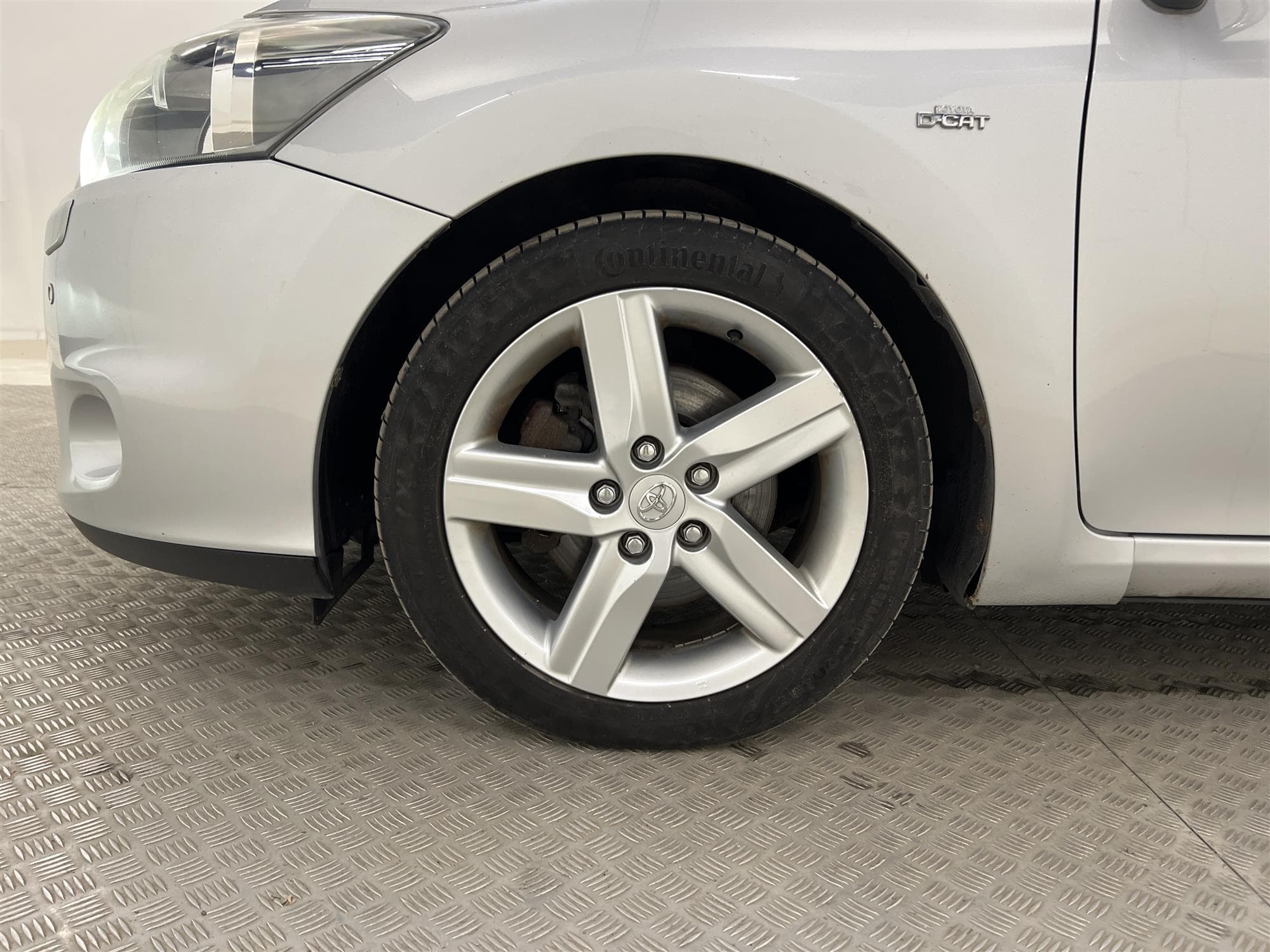Toyota Auris  2.2 D-CAT 177hk 1 Bruk Navi Drag BKamera Skinn