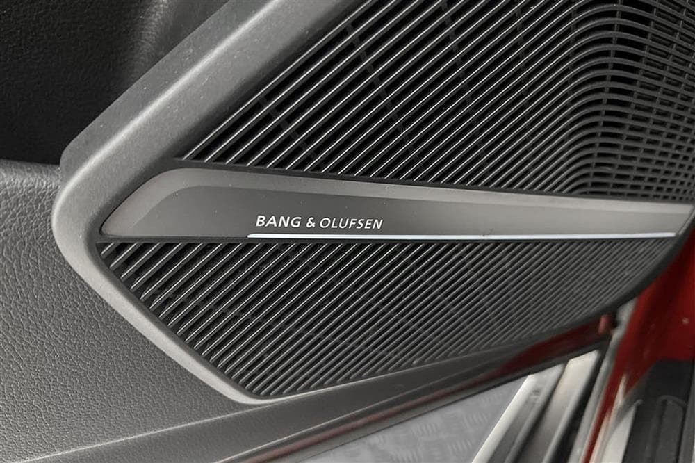 Audi Q5 TDI 190hk Quattro S-Line Cockpit D-värm B&O Naviinteriör