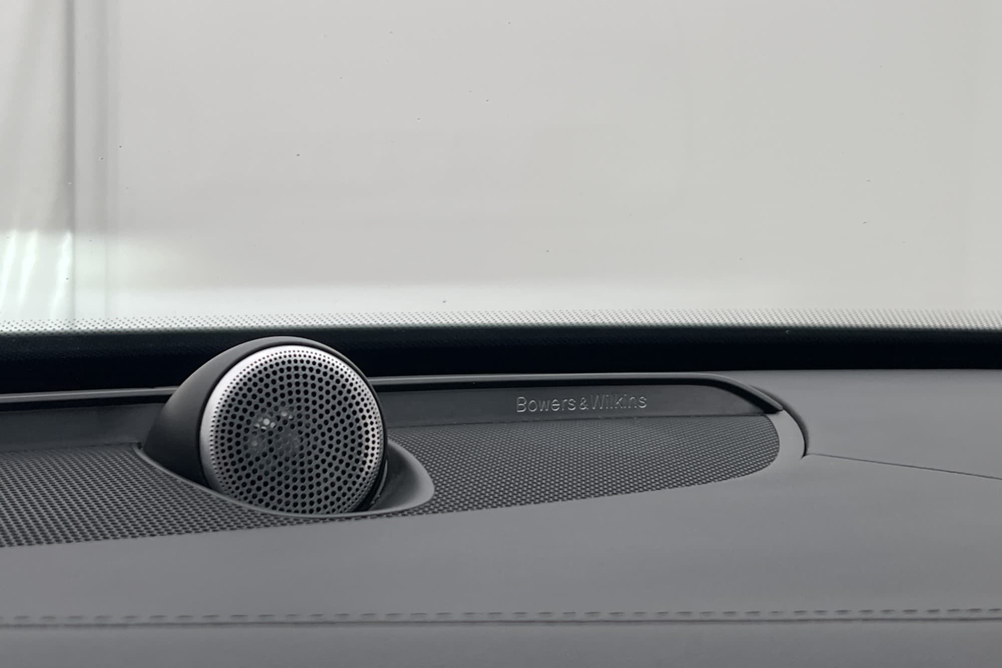 Volvo XC90 Recharge T8 R-Design 7-sits Pano B&W Luft Drag