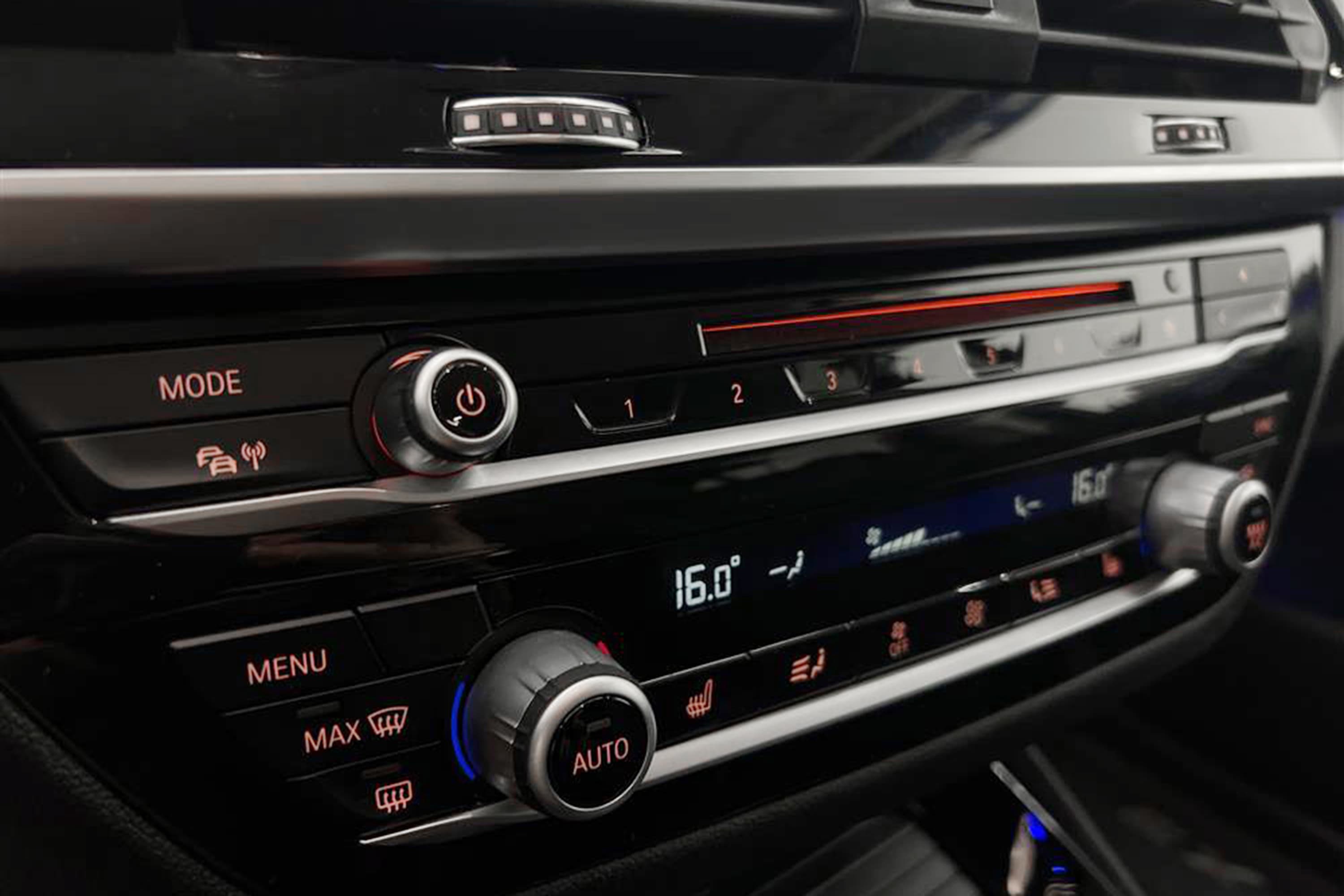BMW X3 xDrive20d 190hk X-Line Navi Halvskinn 0,48L/Milinteriör