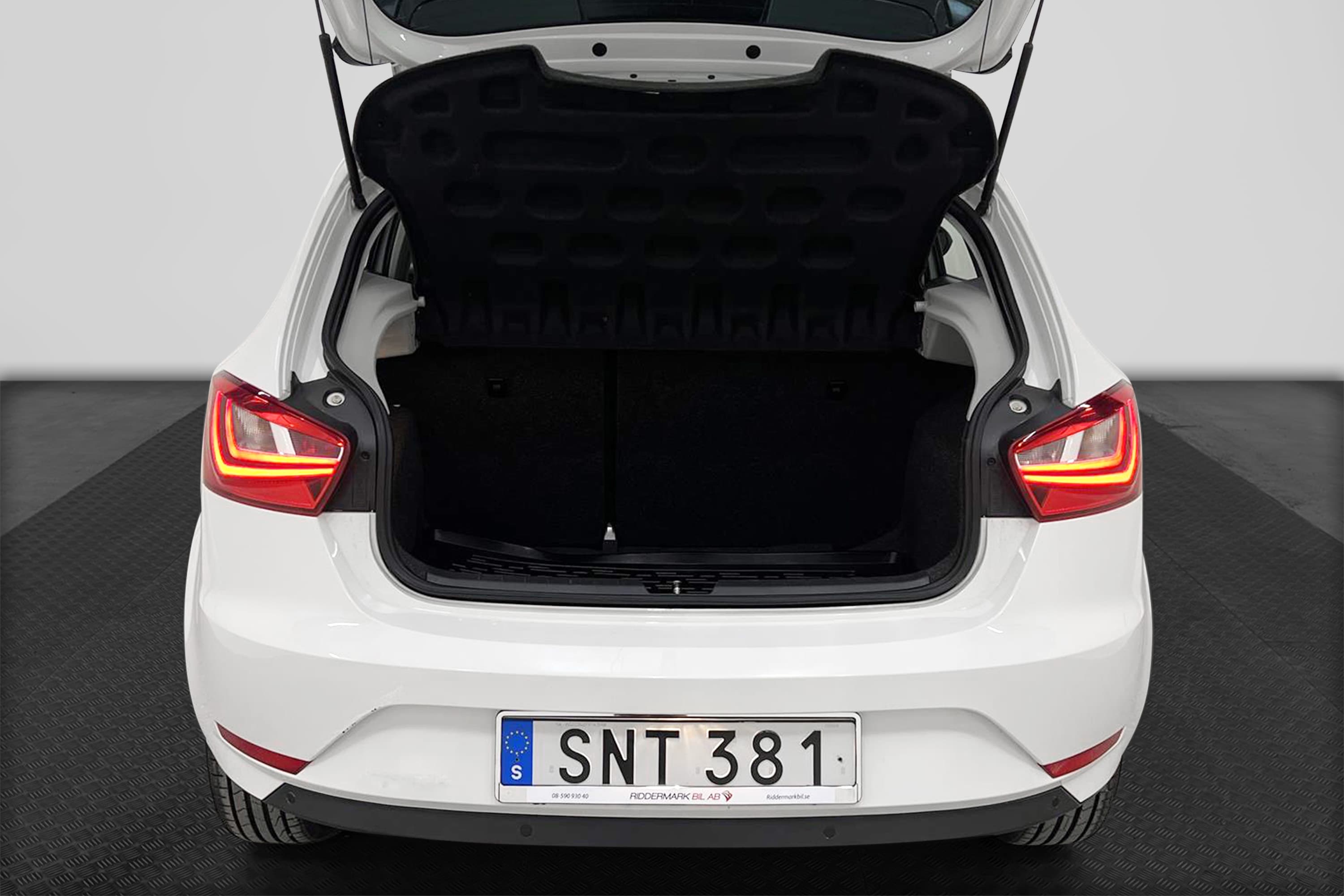 SEAT Ibiza 1.2 TSI 105hk Halvskinn Nybes Låg Skatt 0,42L/mil