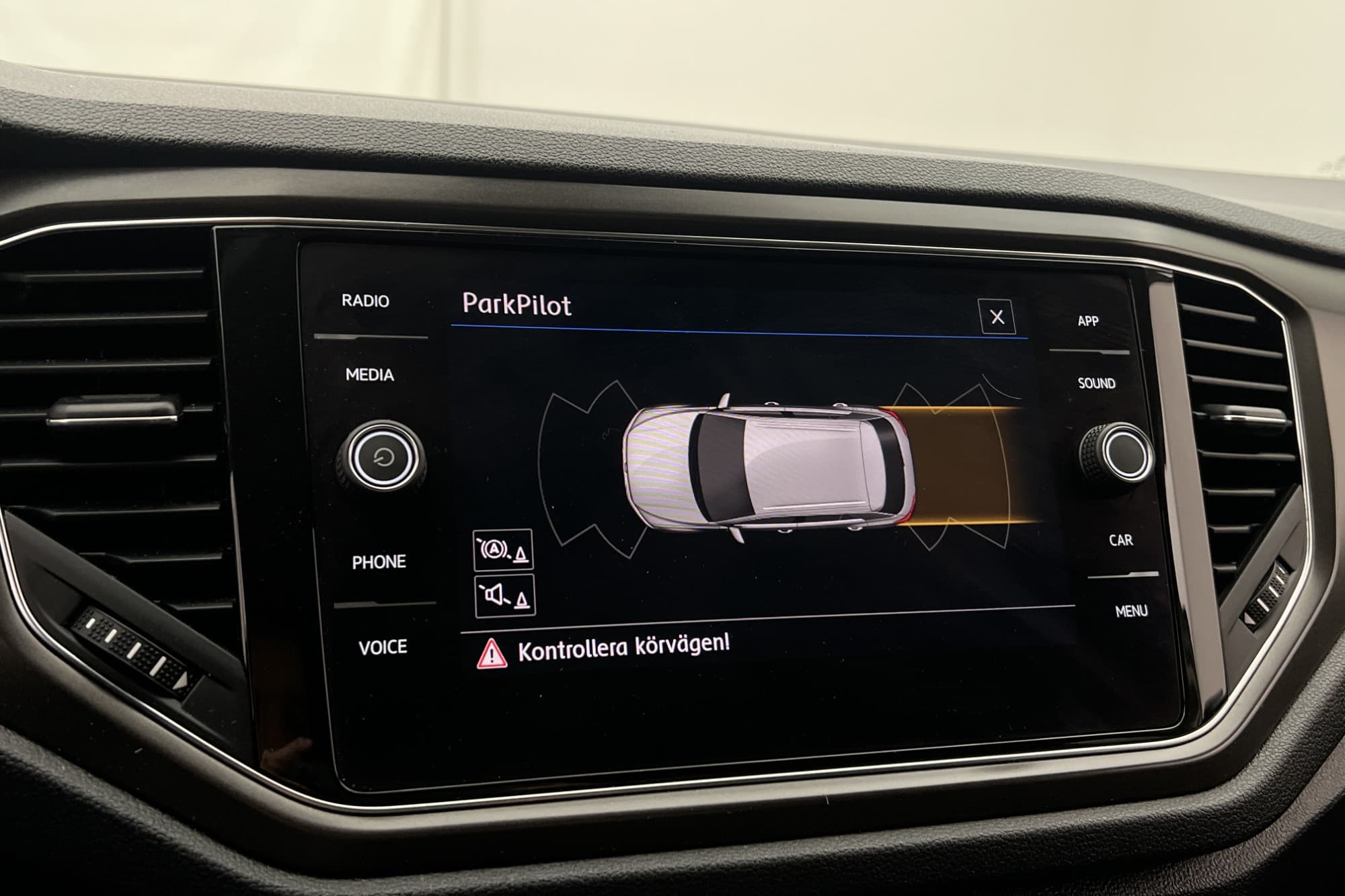 Volkswagen T-Roc 1.0 TSI 110hk Apple CarPlay P-Sensorer
