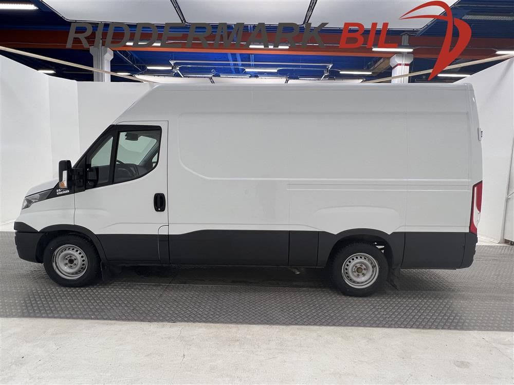 Iveco Daily 35 2.3 136hk Eu6 L3H2 Aut Värmare 3-sits Moms