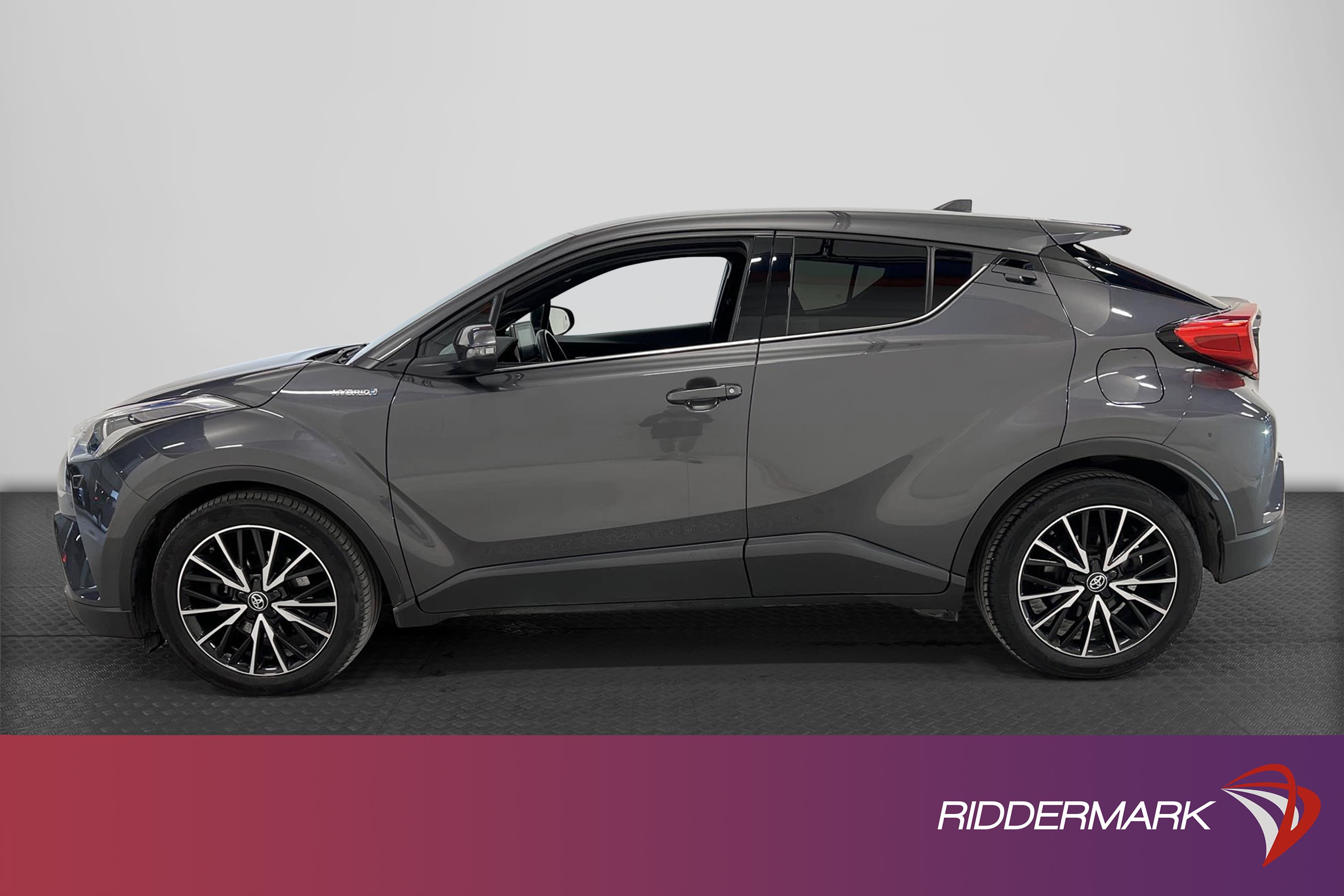 Toyota C-HR Hybrid CVT 122hk