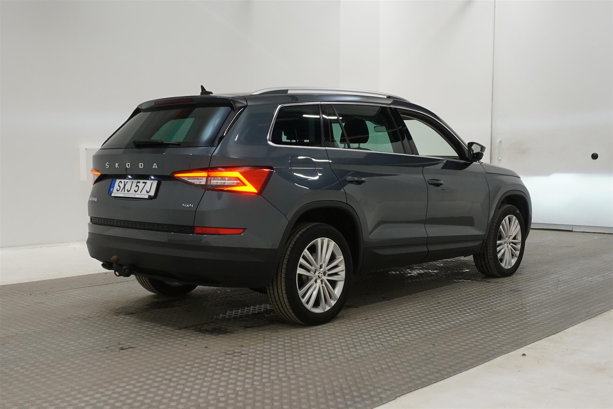 Skoda Kodiaq 2.0 TDI 4x4 Businessline Värmare Drag 7-sits