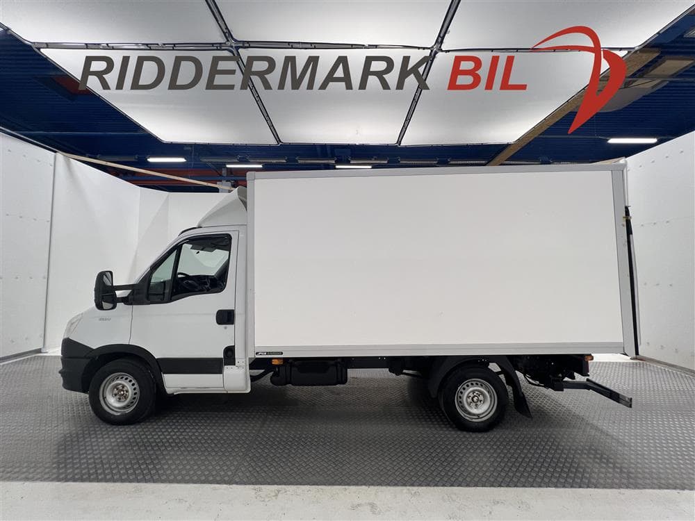 Iveco Daily 35 3.0 HPT 170hk Volymskåp 935kg Lastvikt Moms