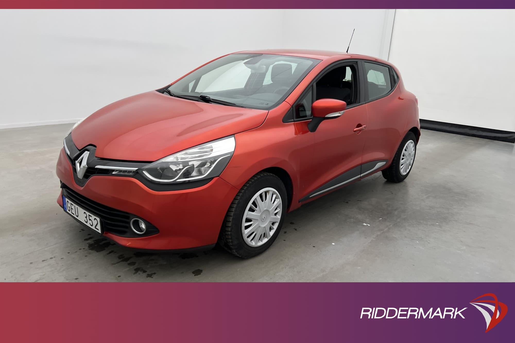 Renault Clio 90hk M&K-Värm BASS-Ljud Navigation Farthållare