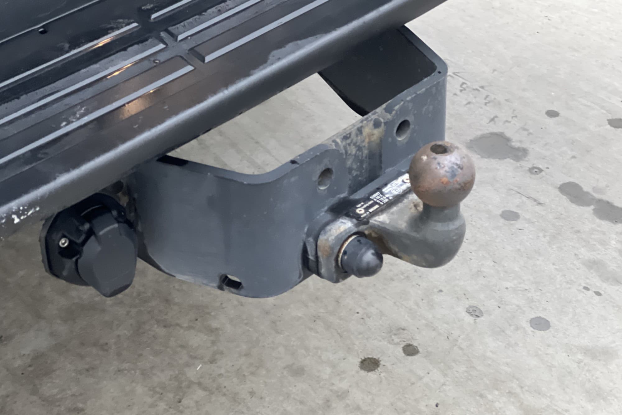 Toyota Hilux Hero 2.4 4WD M/K-Värmare Drag Diff MOMS 1-Ägare