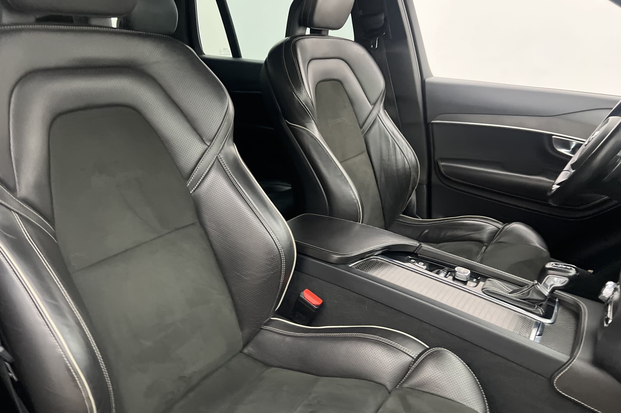 Volvo XC90 D5 AWD 225hk R-Design 7 Sits VOC Värmare Dragkrok