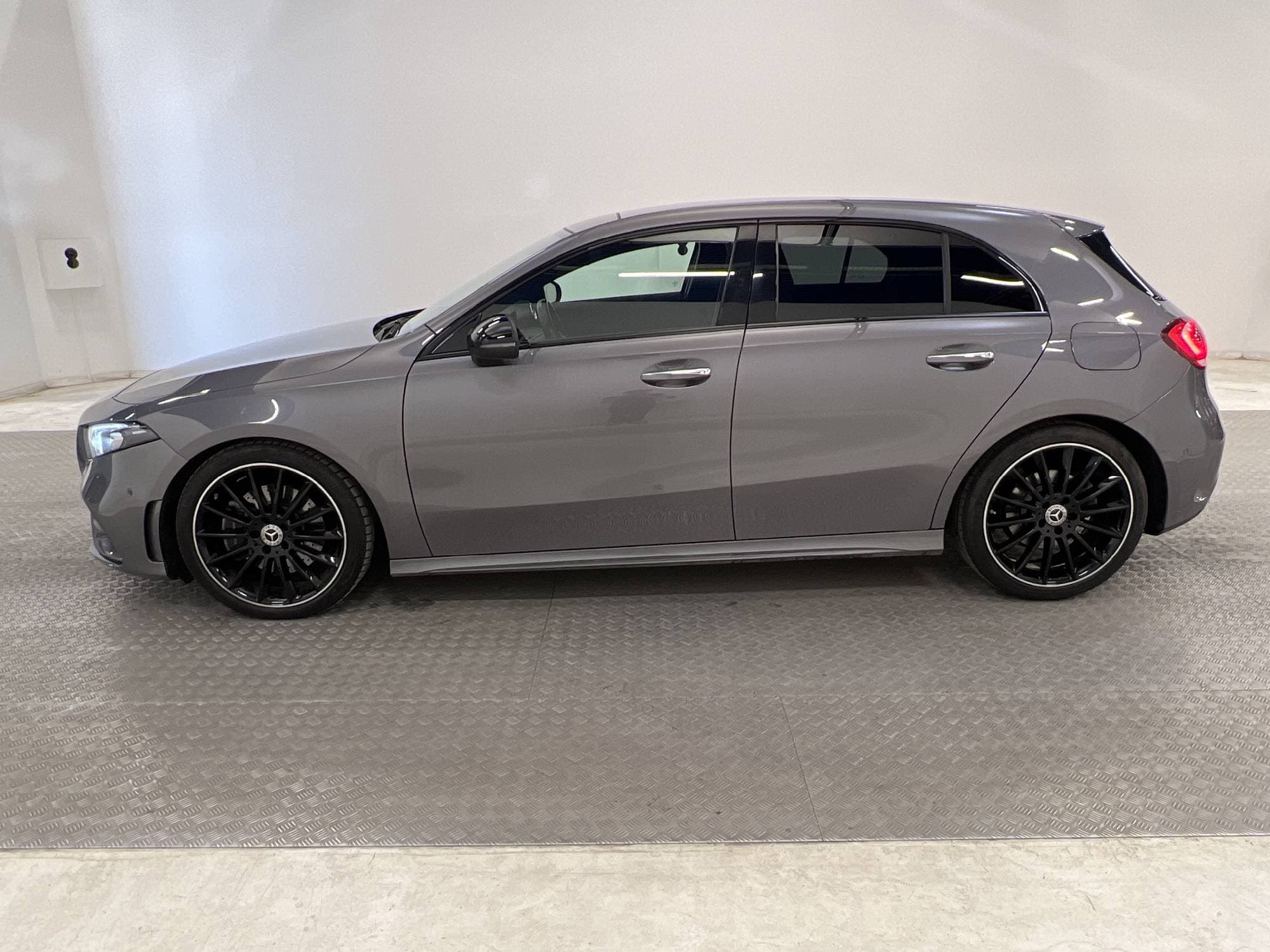Mercedes-Benz A 220 4M AMG Pano Kamera Värmare Burmester