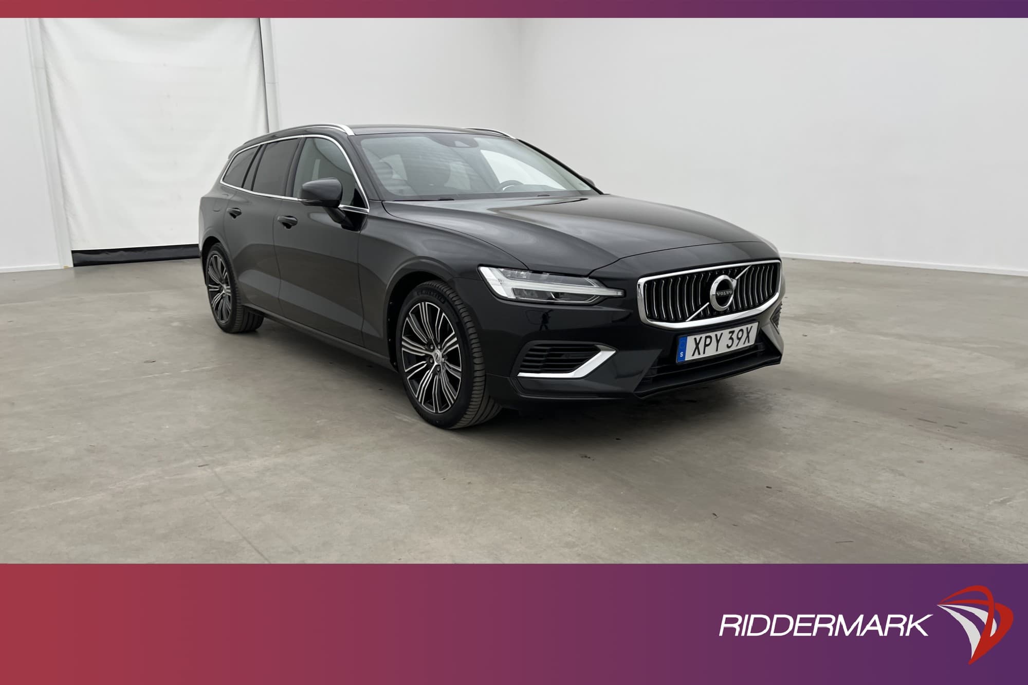 Volvo V60 Recharge T6 AWD Momentum MOMS VOC Drag Värmare H/K