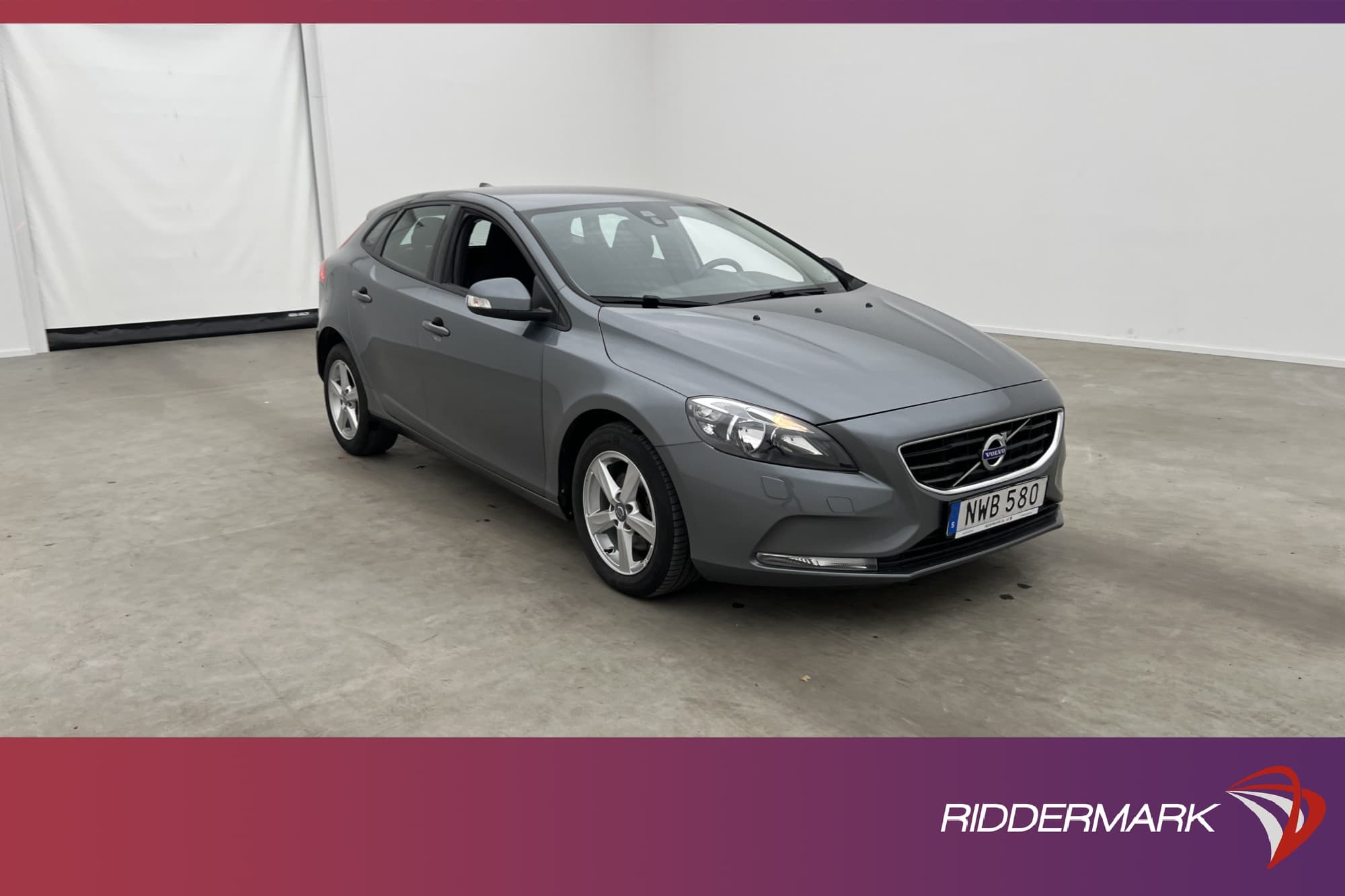 Volvo V40 T2 122hk