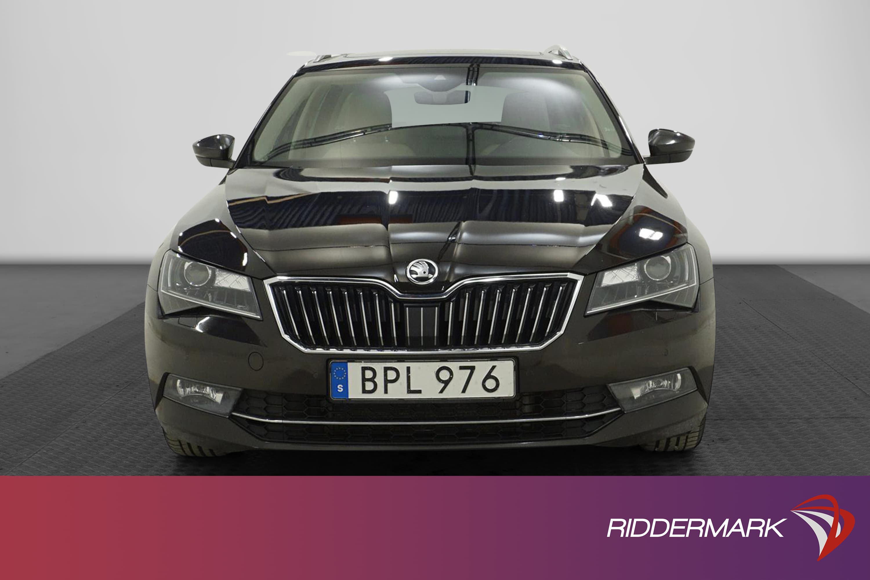 Skoda Superb Kombi 2.0 TDI 4x4 190hk L&K Värmare Pano Drag