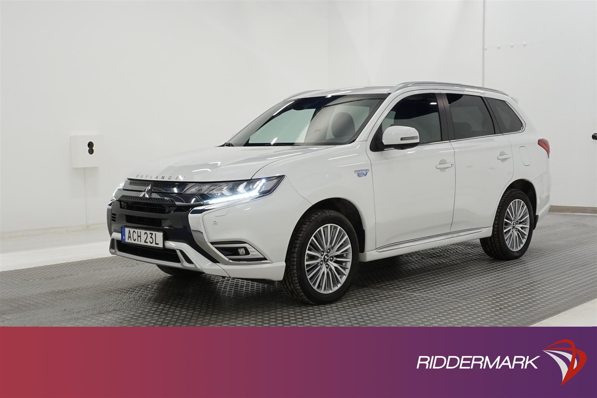 Mitsubishi Outlander P-HEV 2.4 Hybrid 4WD 230hk