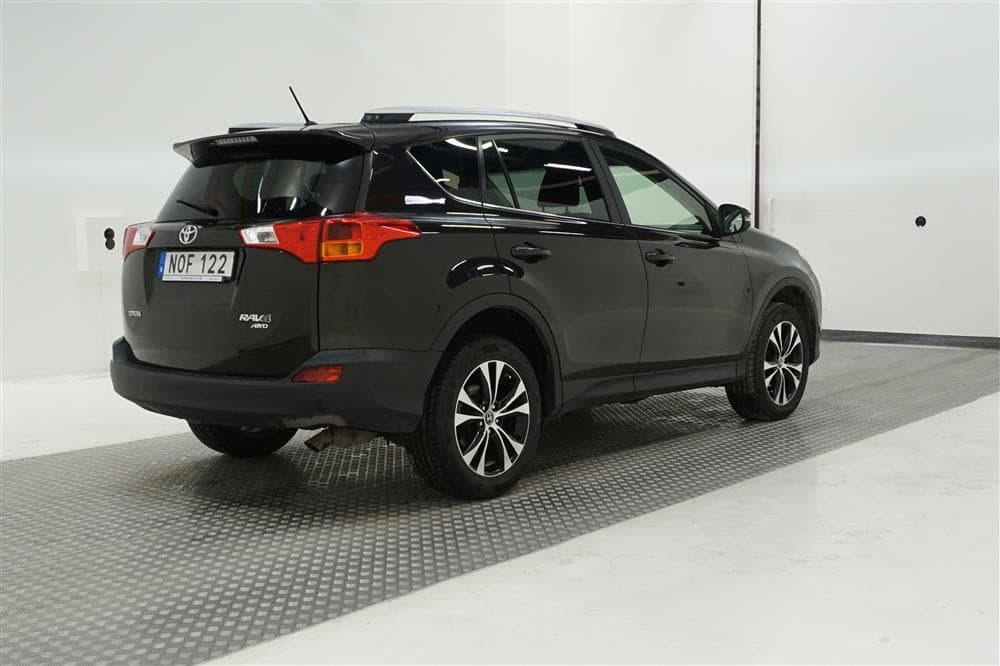 Toyota RAV4 2.2 D-4D D-CAT 150hk B-Kamera Nyservadexteriör