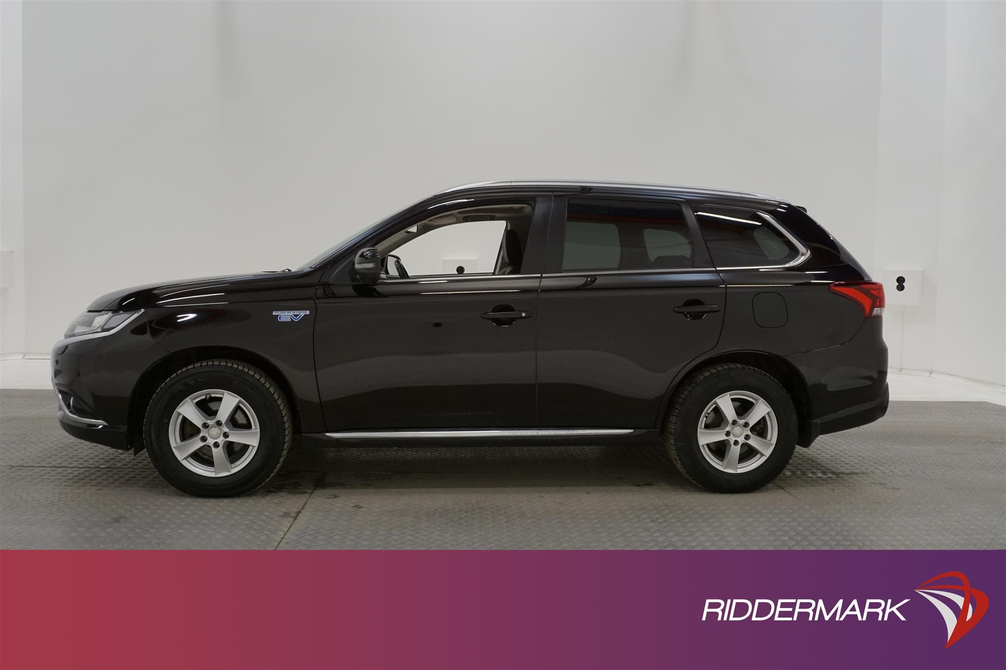 Mitsubishi Outlander PHEV 4WD 203hk Business Taklucka Drag
