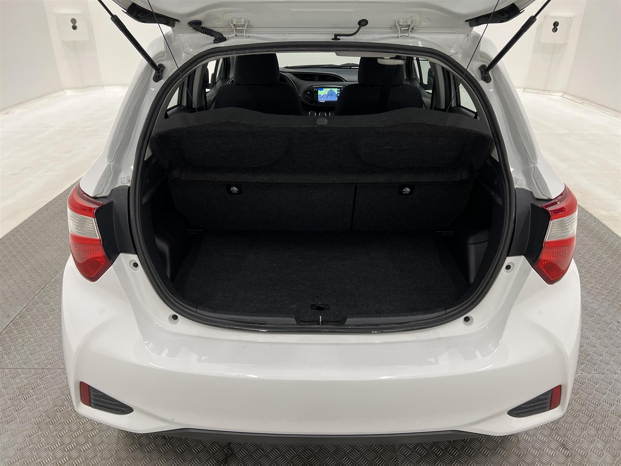 Toyota Yaris  1.5 111hk Navi B-Kam Låg Skatt 0,48L/mil