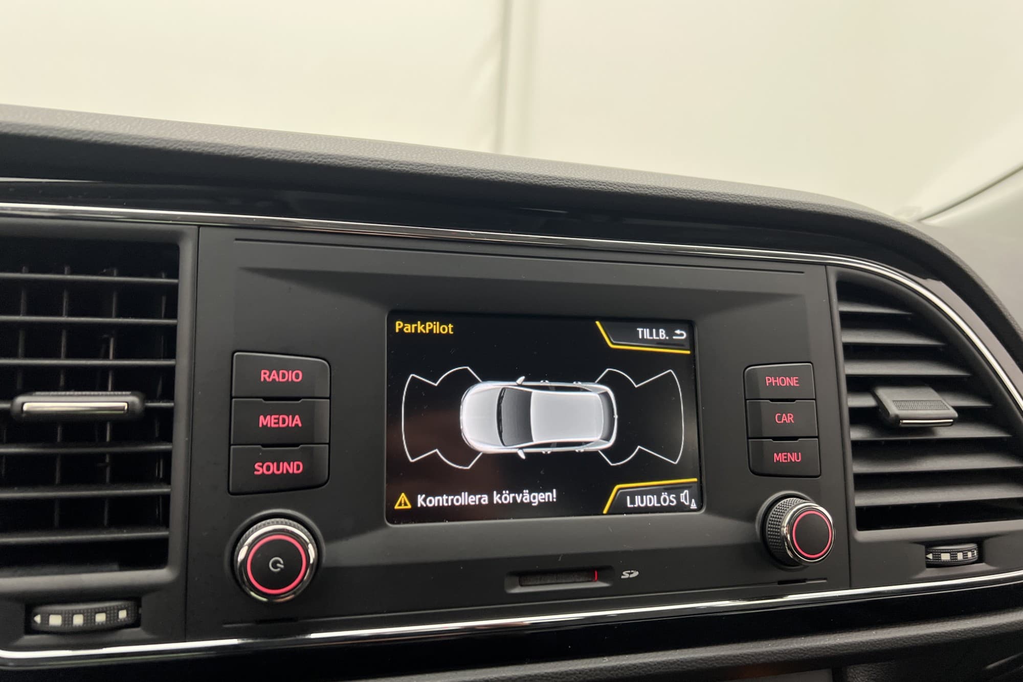 SEAT Leon 1.2 TSI 110hk Farthållare P-Sensorer Bluetooth