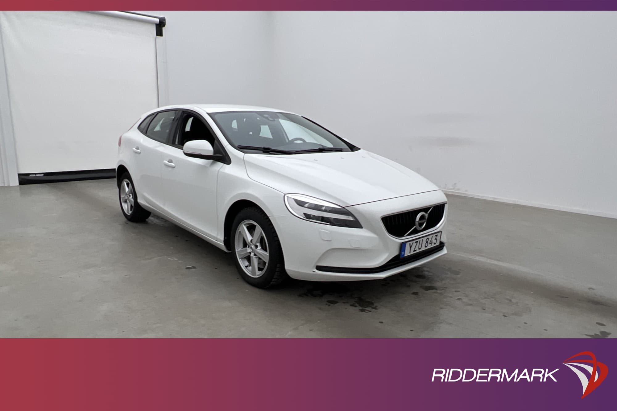 Volvo V40 D3 150hk Momentum VOC D-Värmare Sensorer Halvskinn