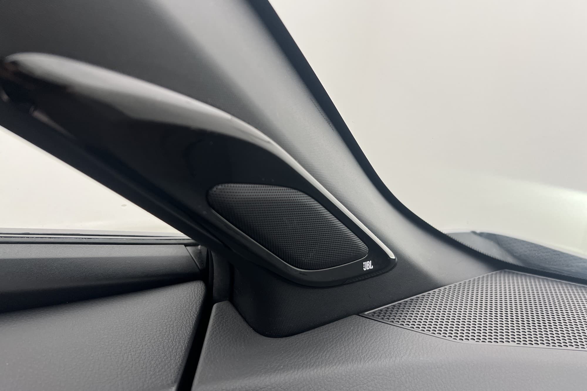 Toyota C-HR Hybrid 122hk Executive Kamera JBL-Ljud  M/K-Värm