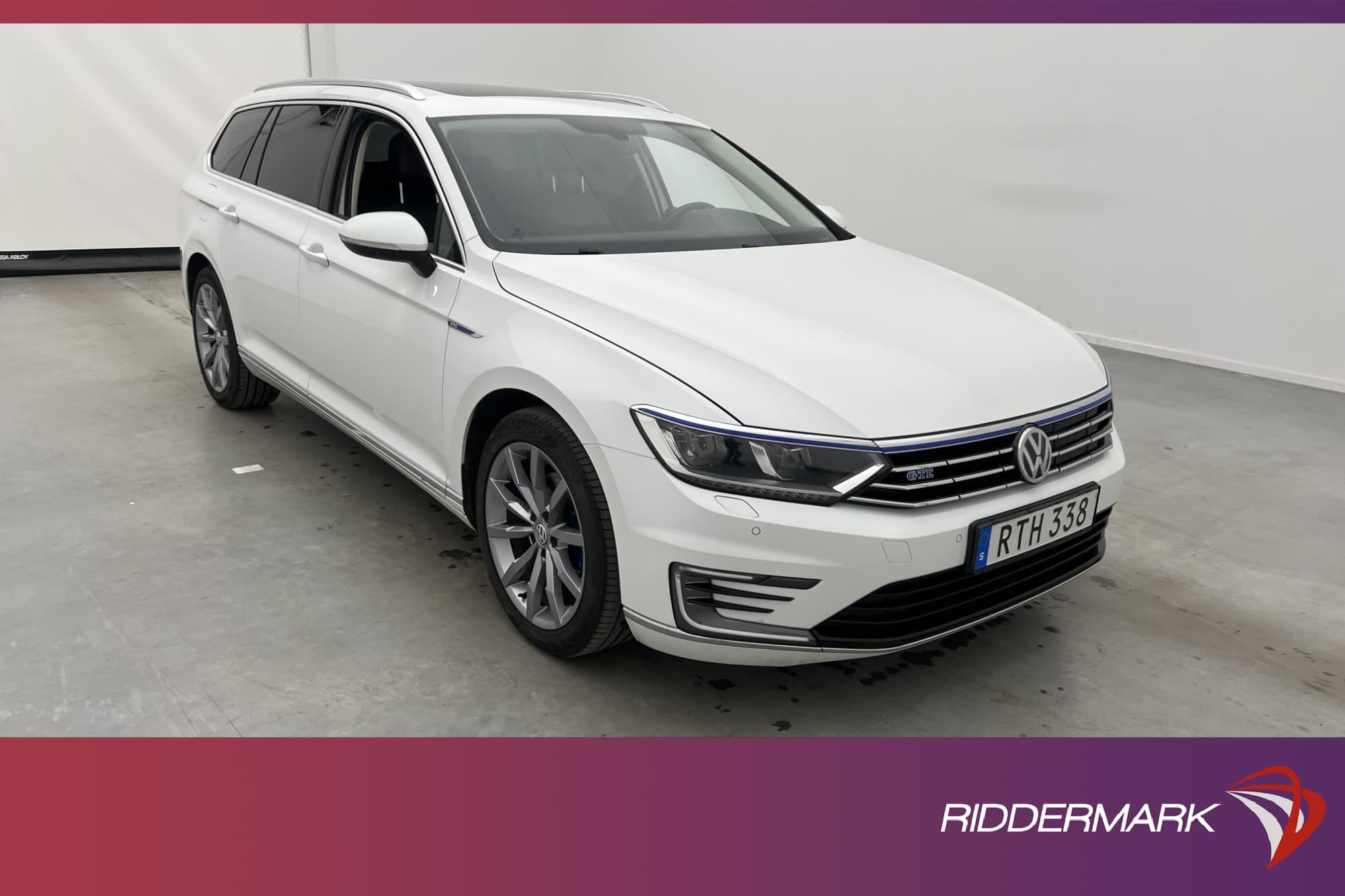 Volkswagen Passat GTE 218hk Panorama Dragkrok B-Kamera