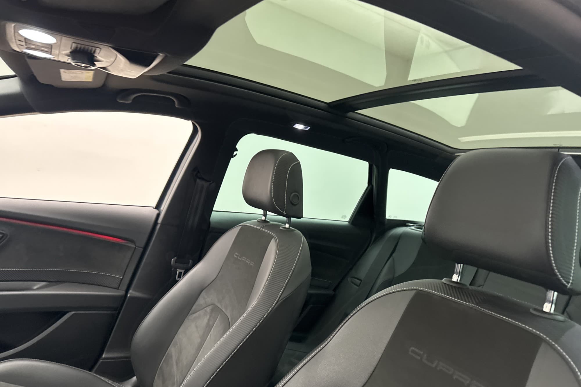 SEAT León Cupra ST 4Drive Pano Cockpit DCC Beats Kamera Navi