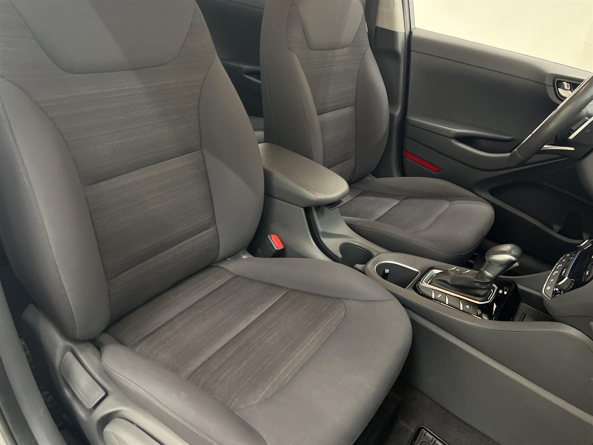 Hyundai Ioniq 1.6 141hk Navi B-Kamera  360kr Skatt 0,39L/mil