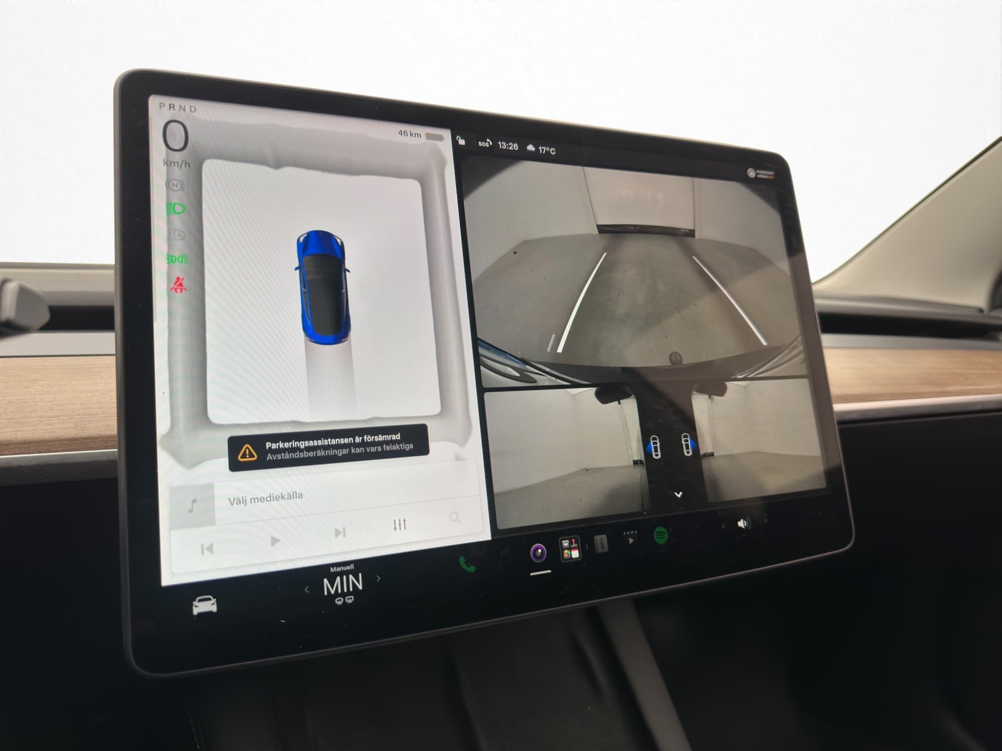 Tesla Model 3 Long Range AWD Svensksåld Panorama Drag