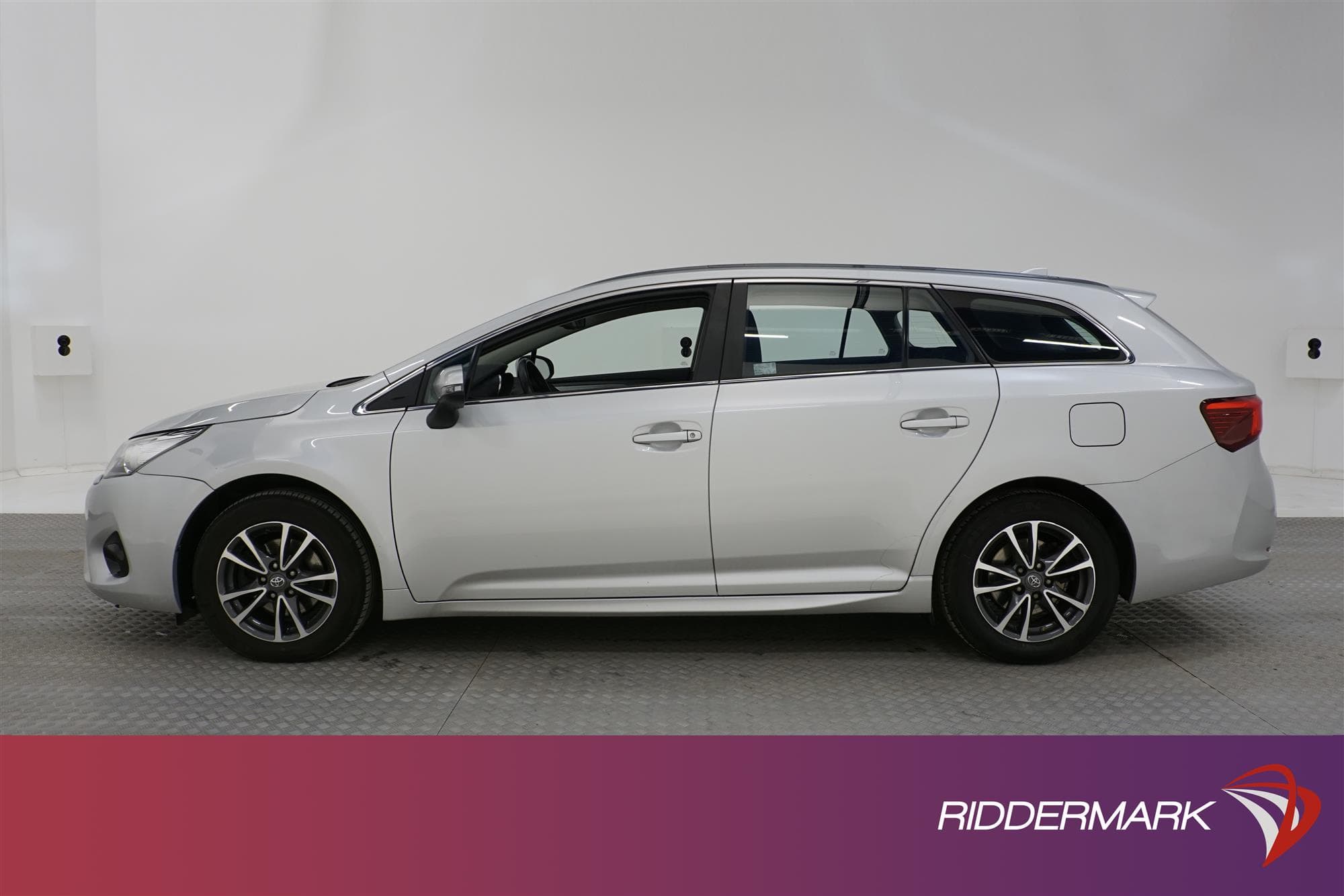 Toyota Avensis 1.8 147hk Drag B-Kam Lane Assist Nyservad
