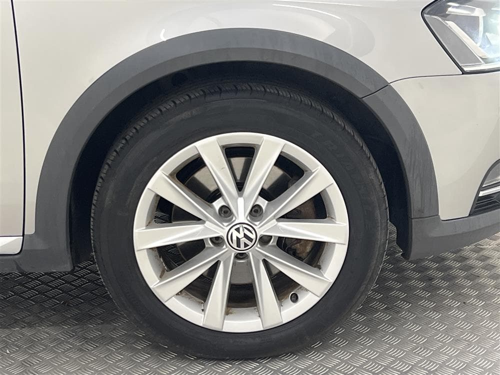 Volkswagen Passat Alltrack TDI 4M 177hk Värmare Kamera Draginteriör
