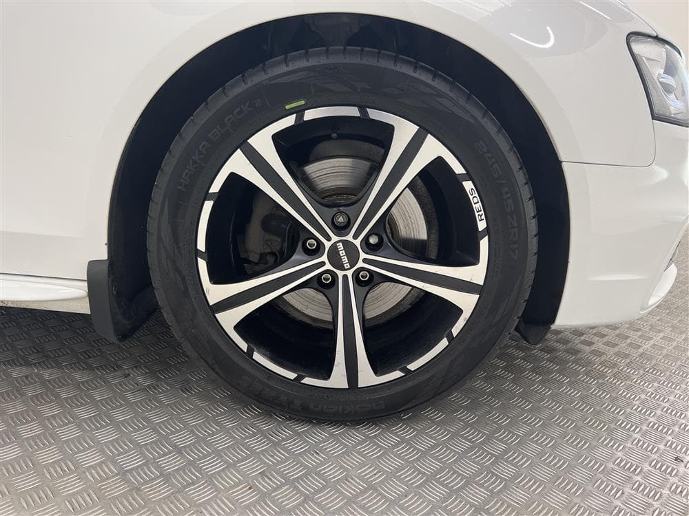 Audi A4 2.0 TDI 190hk Quattro S-Line D-Värm Drag 0,52l/milinteriör