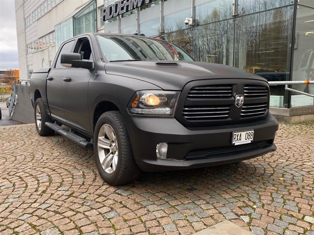 Dodge Ram Sport 1500 5.7 4WD 401hk Taklucka Navi Nyservad exteriör