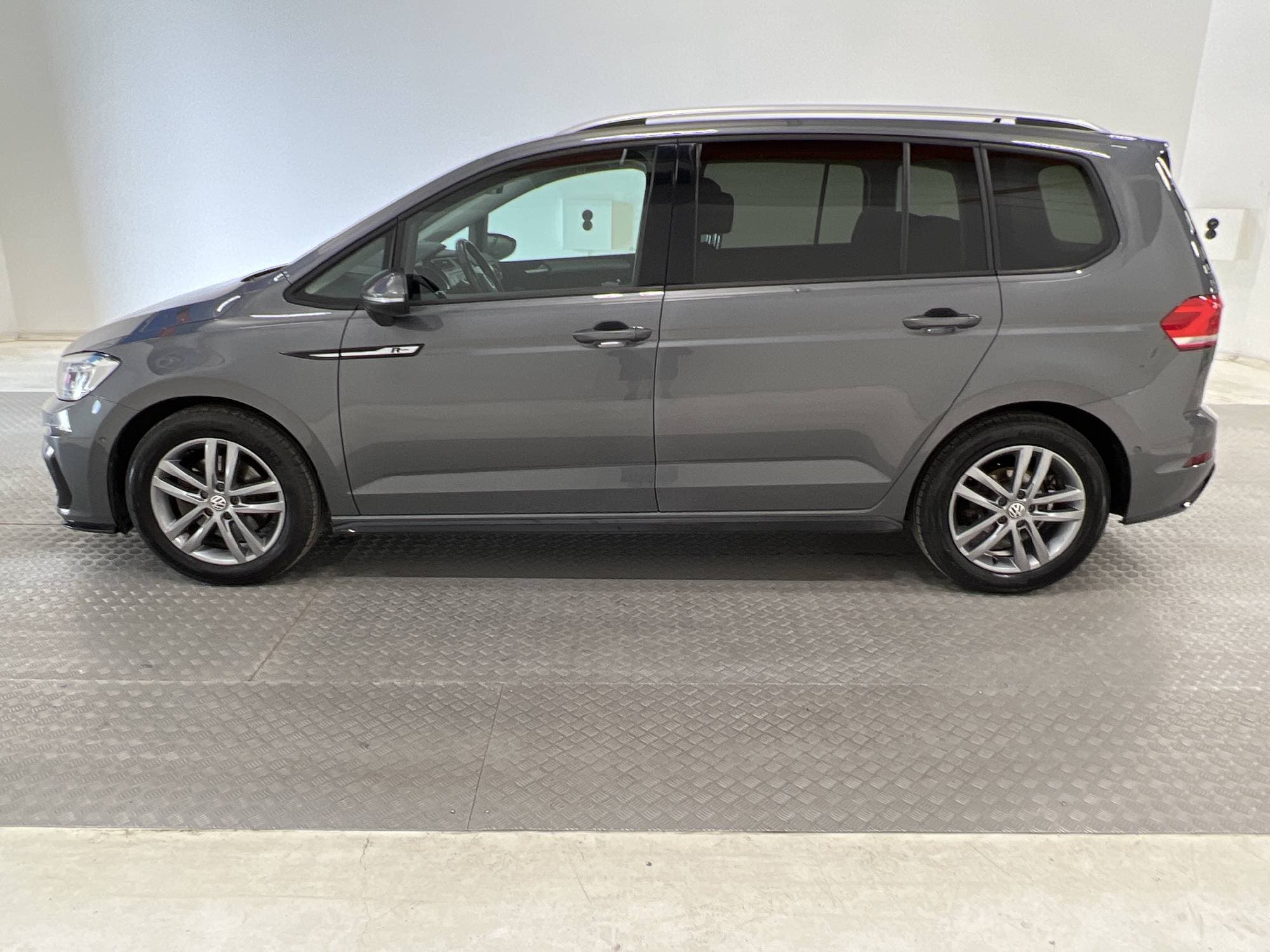 Volkswagen Touran 1.4 TSI 150hk 7-Sits R-Line B-Värmare 
